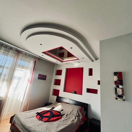 Modern Apartment On Mechnikova Street 18 リヴィウ エクステリア 写真