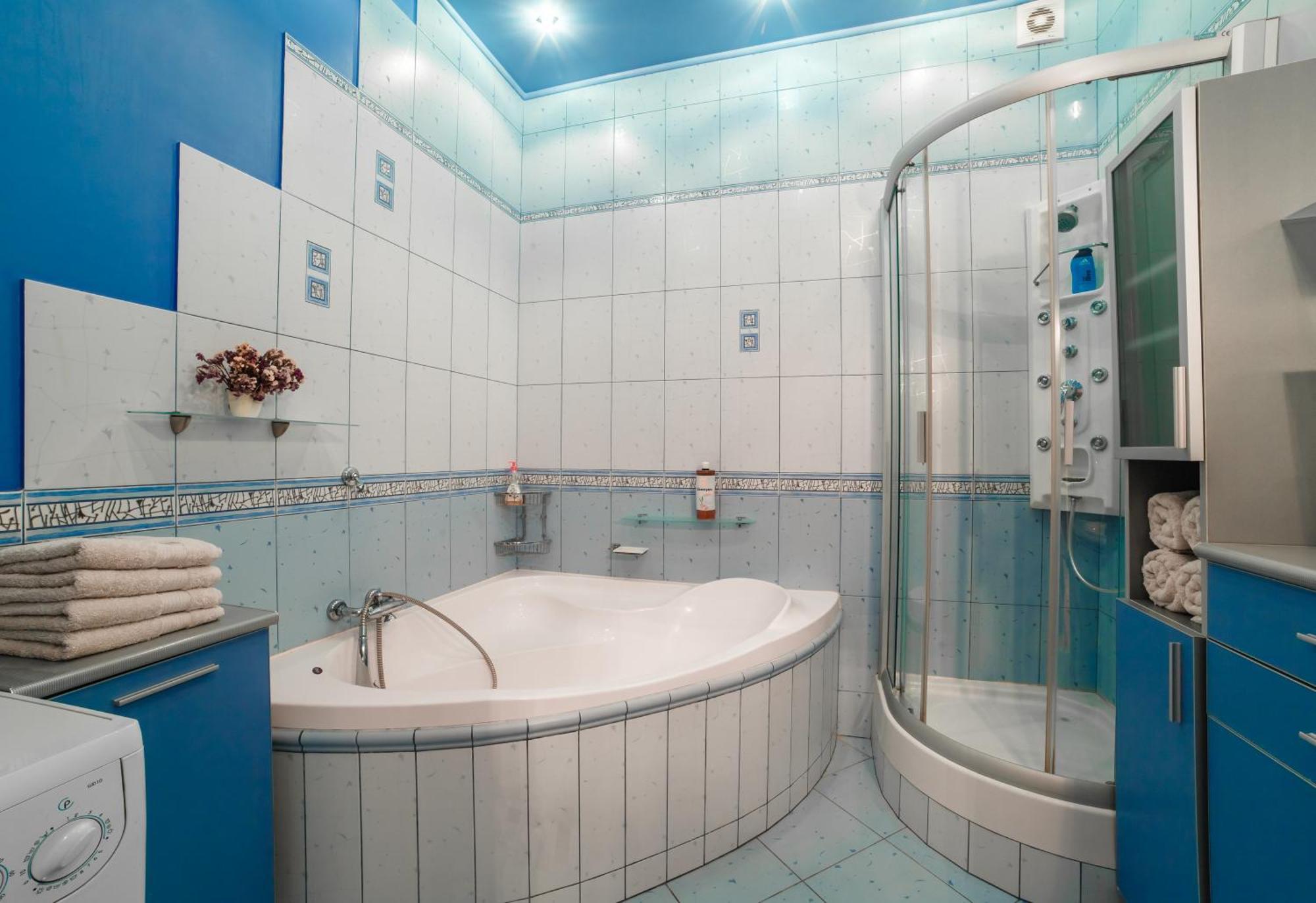 Modern Apartment On Mechnikova Street 18 リヴィウ エクステリア 写真