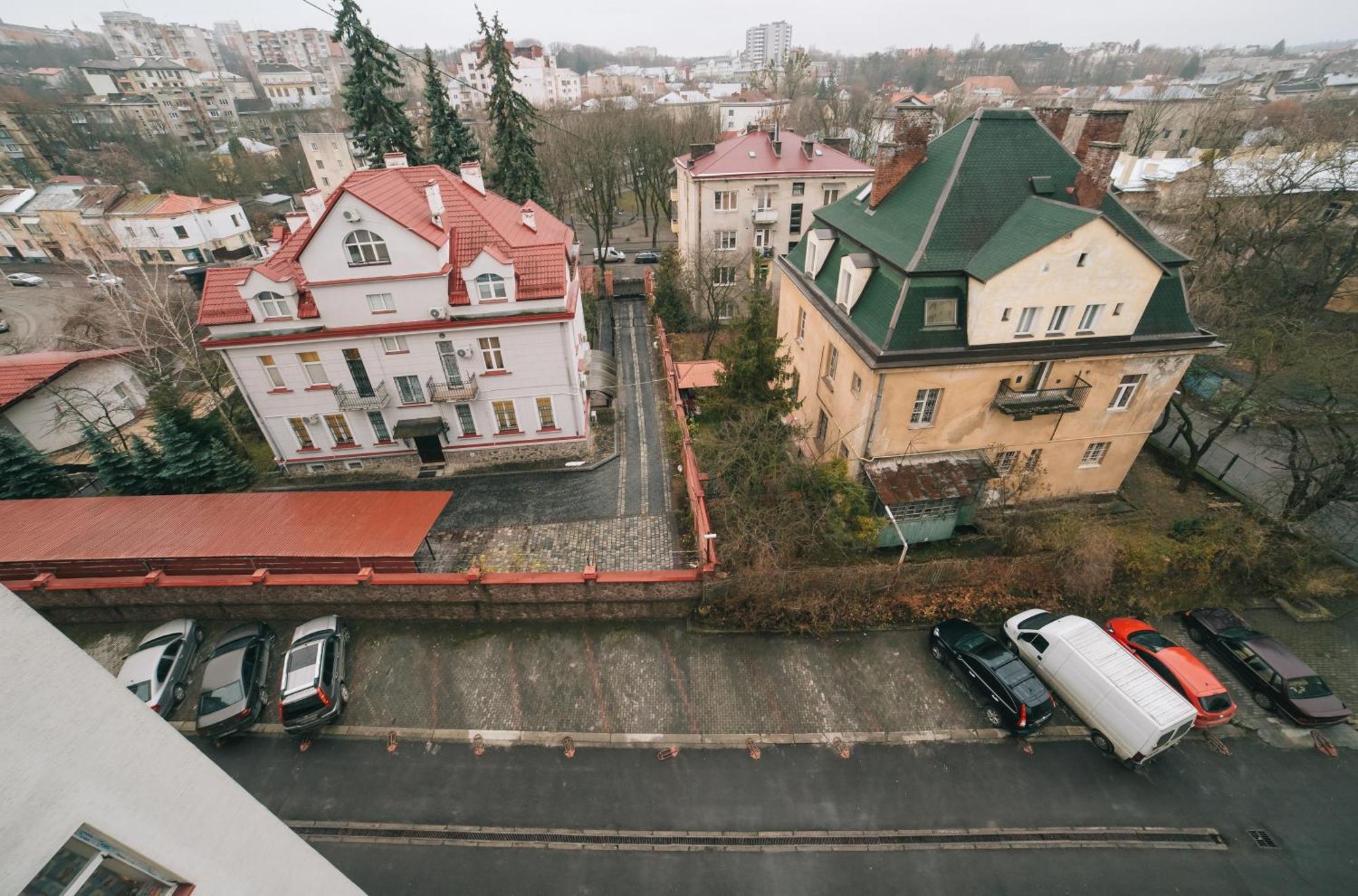 Modern Apartment On Mechnikova Street 18 リヴィウ エクステリア 写真