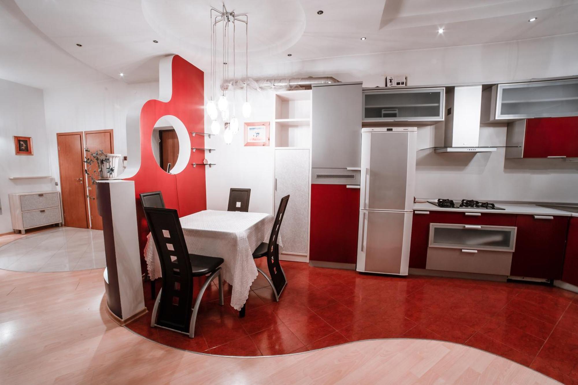 Modern Apartment On Mechnikova Street 18 リヴィウ エクステリア 写真