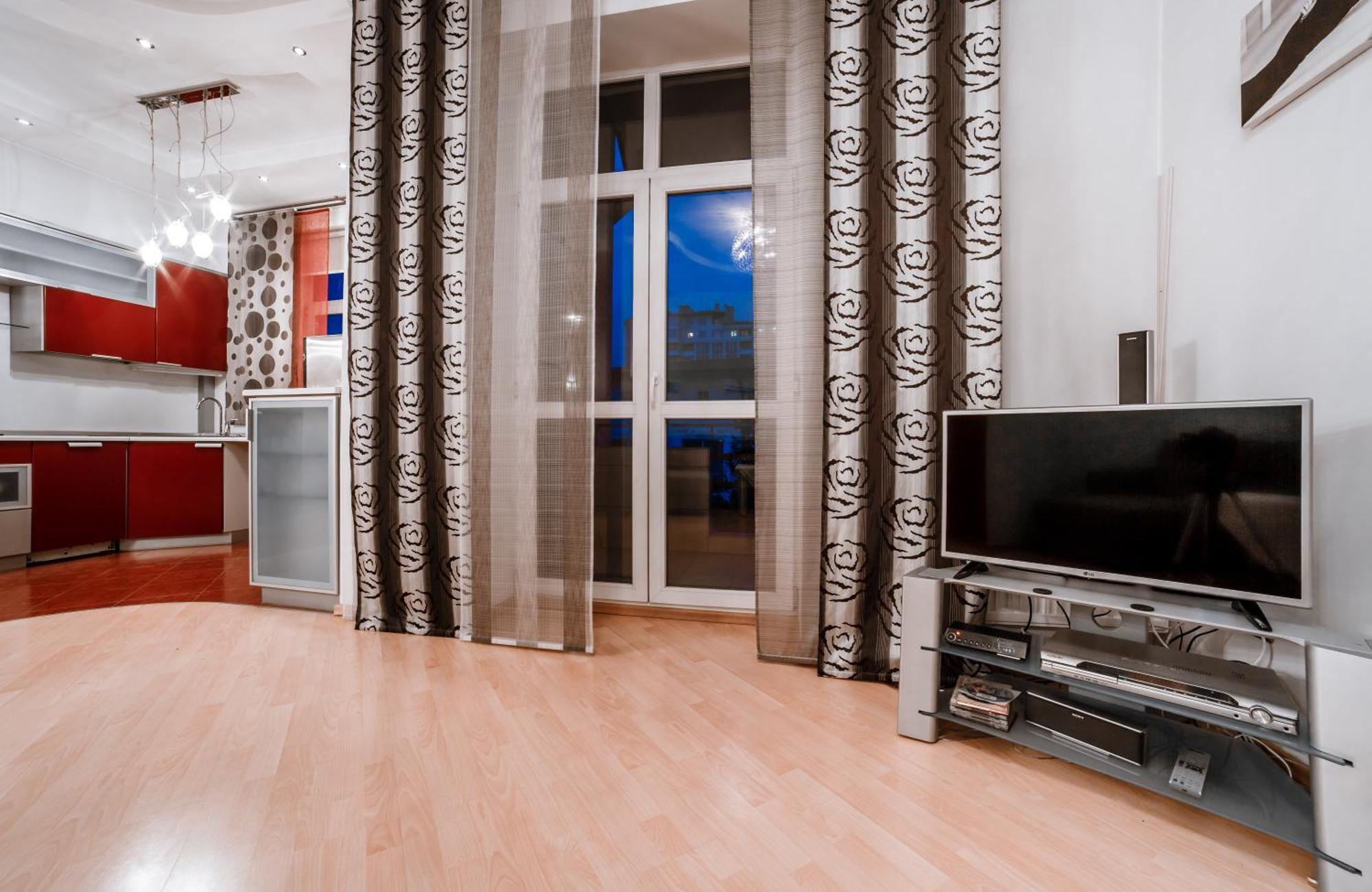 Modern Apartment On Mechnikova Street 18 リヴィウ エクステリア 写真